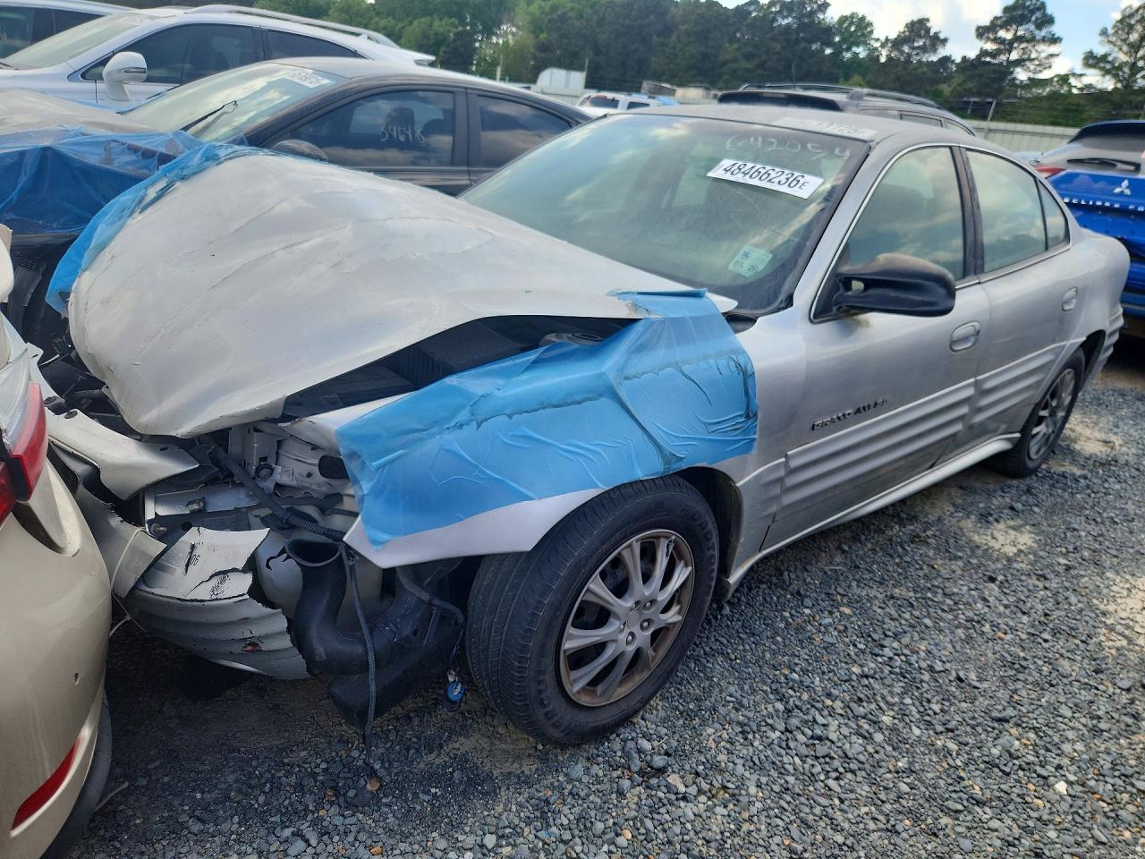 2001 Pontiac Grand Am SE, VIN 1G2NE52T61M642054 — Front end