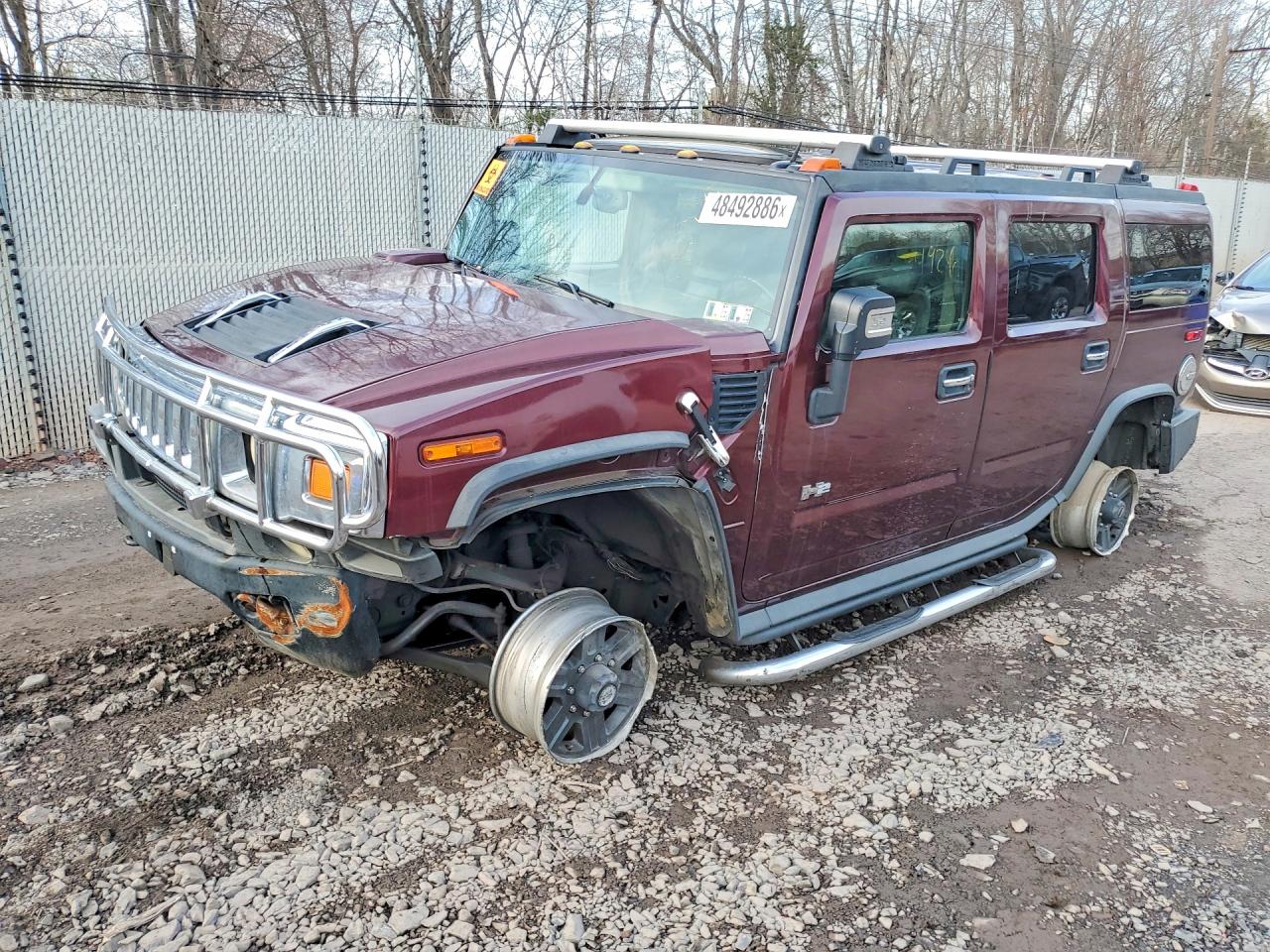 2006 Hummer H2, VIN 5GRGN23U06H118701 — Front end
