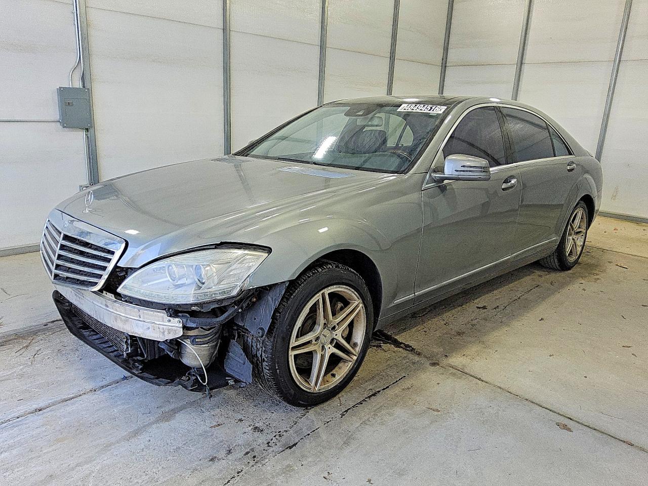 2010 Mercedes-Benz S 550, VIN WDDNG8GB8AA358245 — Minor dents and scratches