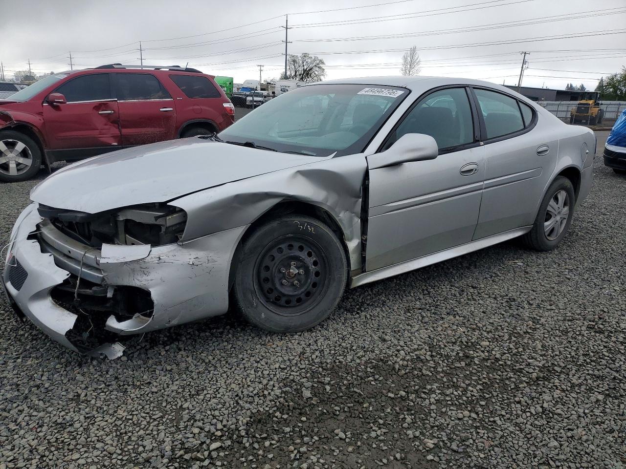 2004 Pontiac Grand Prix GT1, VIN 2G2WP522341344454 — Front end