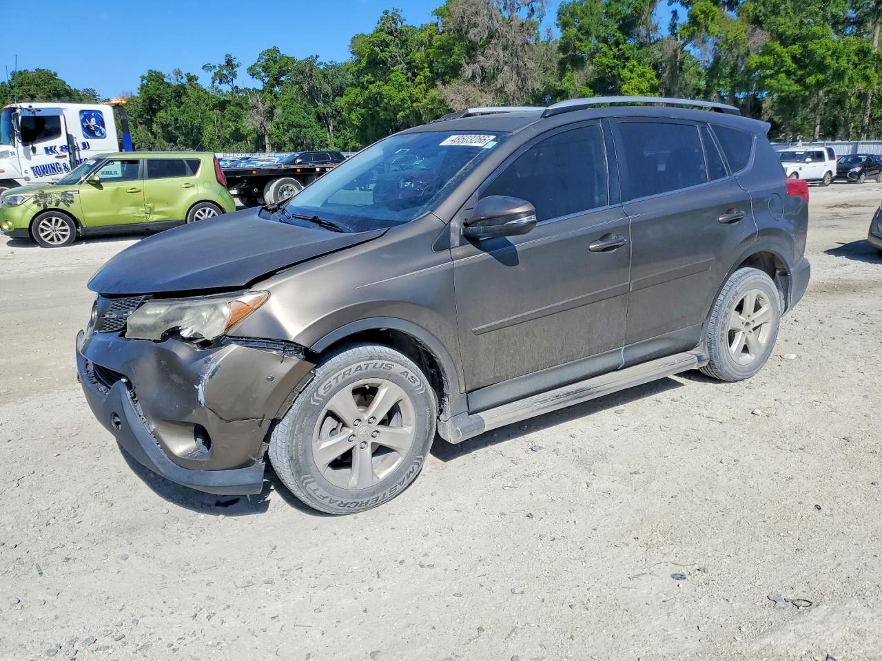 2013 Toyota RAV4 XLE, VIN JTMRFREV5DD006096 — Front end