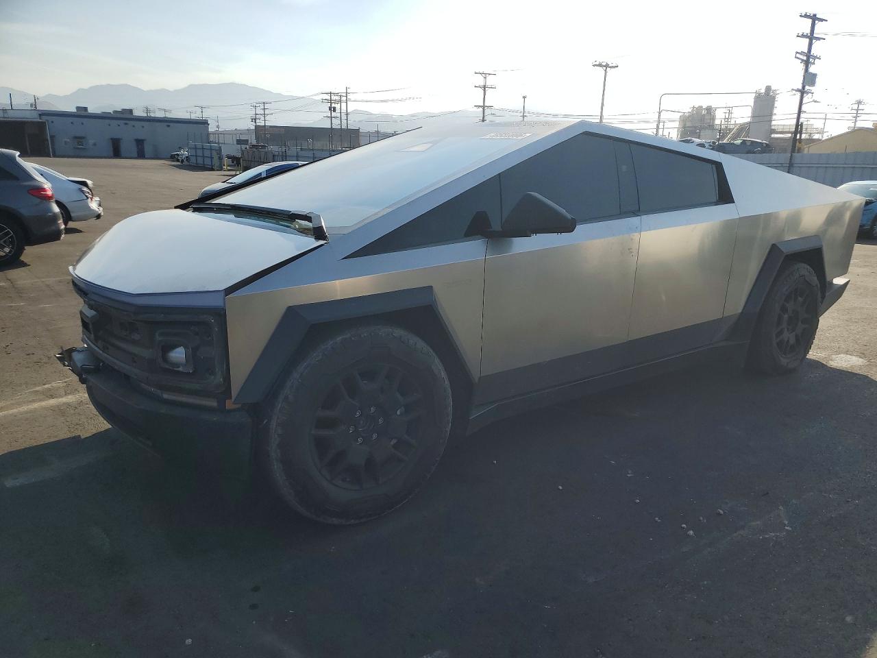 2024 Tesla Cybertruck, VIN 7G2CEHED1RA005287 — Front end