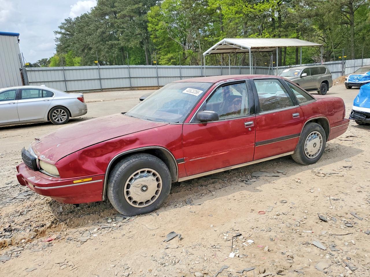 1993 Buick Regal Custom, VIN 2G4WB54L4P1436642 — Перед