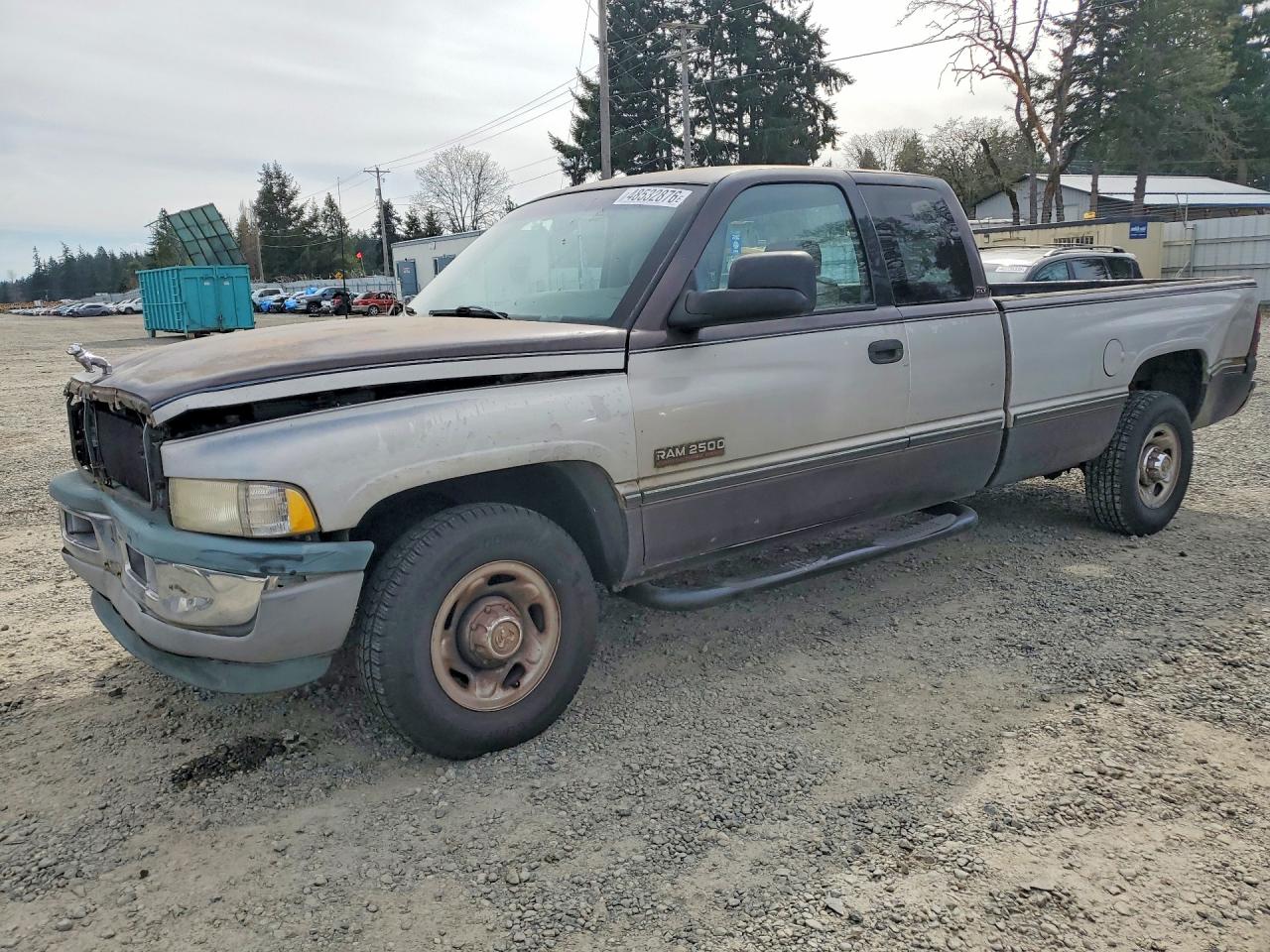 1997 Dodge 2500, VIN 3B7KC23D3VM556513 — Front end