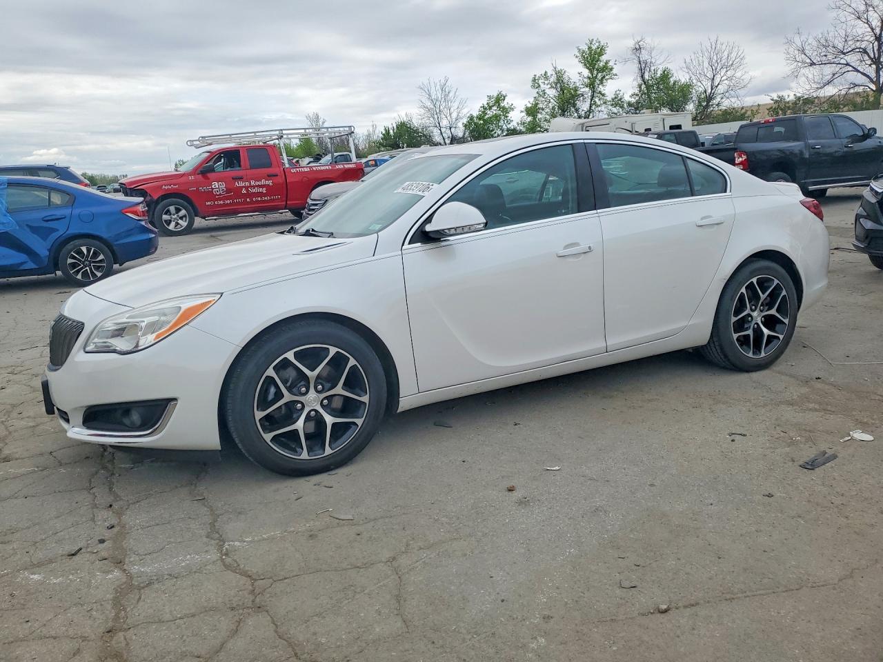 2017 Buick Regal Sport Touring, VIN 2G4GL5EX7H9109805 — Перед