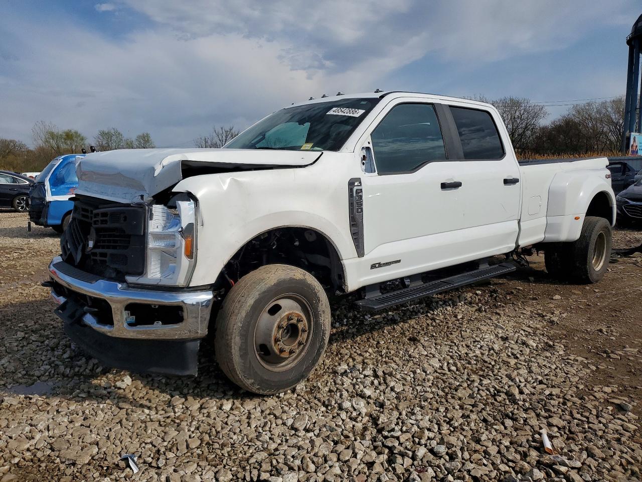 2024 Ford F-350 XL, VIN 1FT8W3DT6RED40471 — Перед