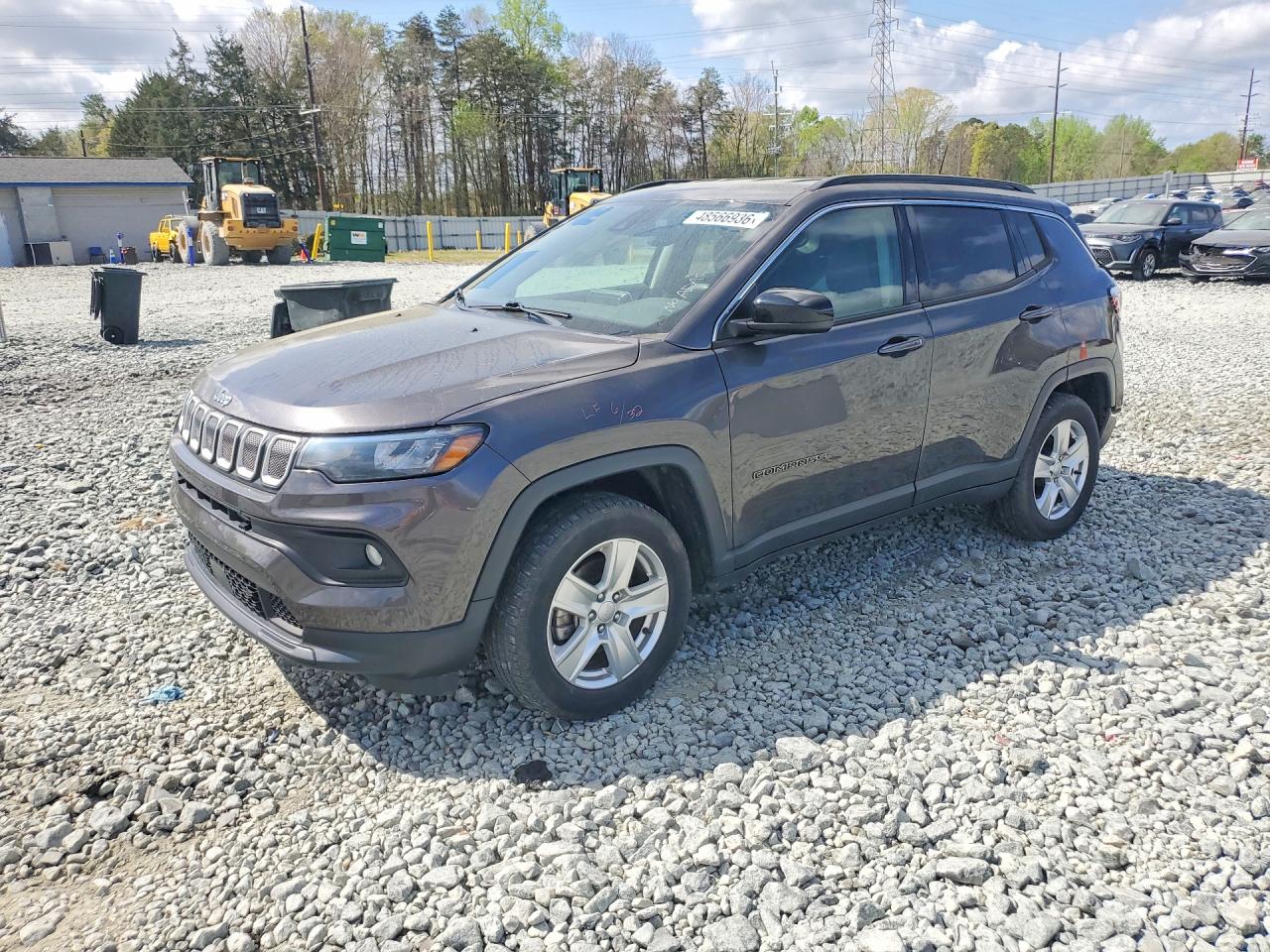 2022 Jeep Compass Latitude, VIN 3C4NJDBB6NT152223 — Rear end