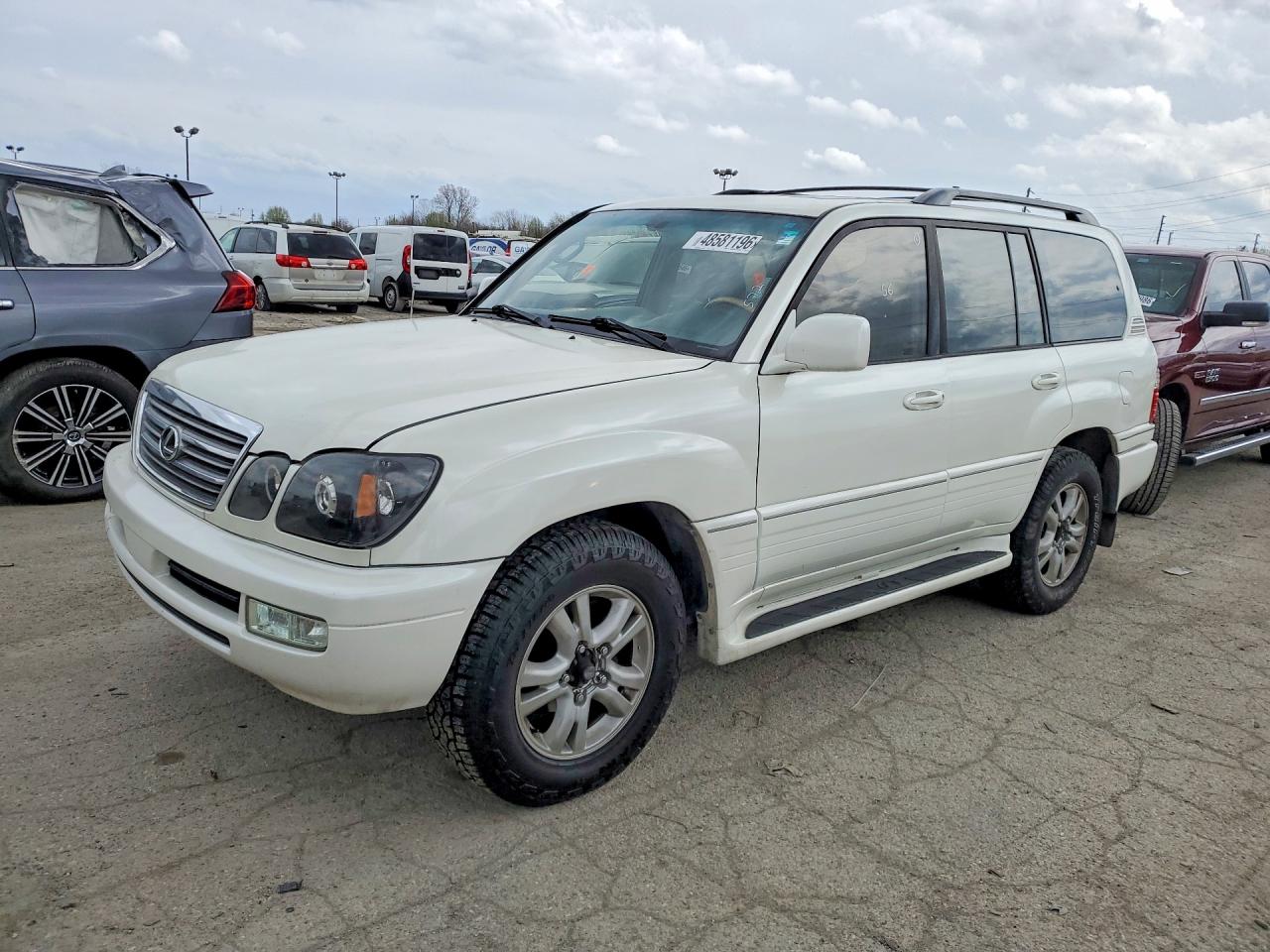 2003 Lexus LX 470, VIN JTJHT00WX33530491 — Minor dents and scratches