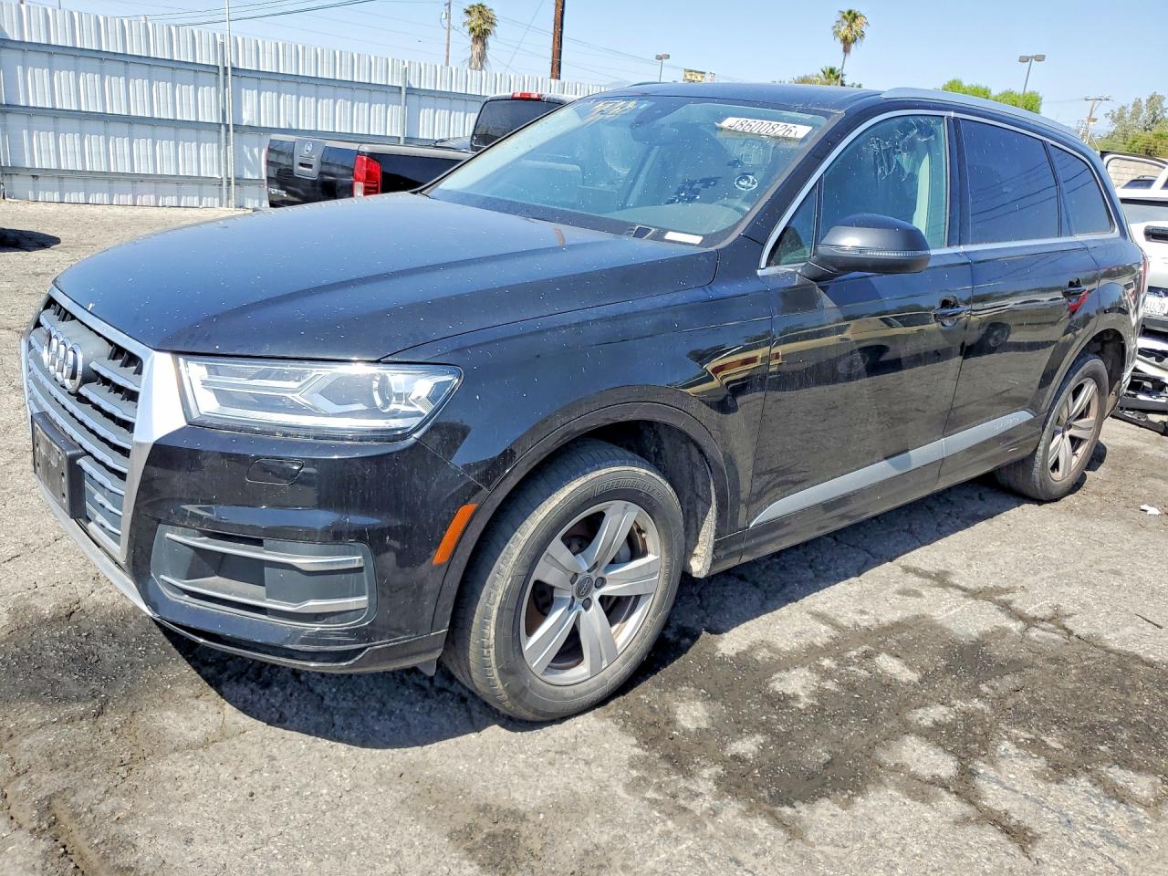 2019 Audi Q7 Premium, VIN WA1AHAF7XKD020639 — Мелкие вмятины и царапины