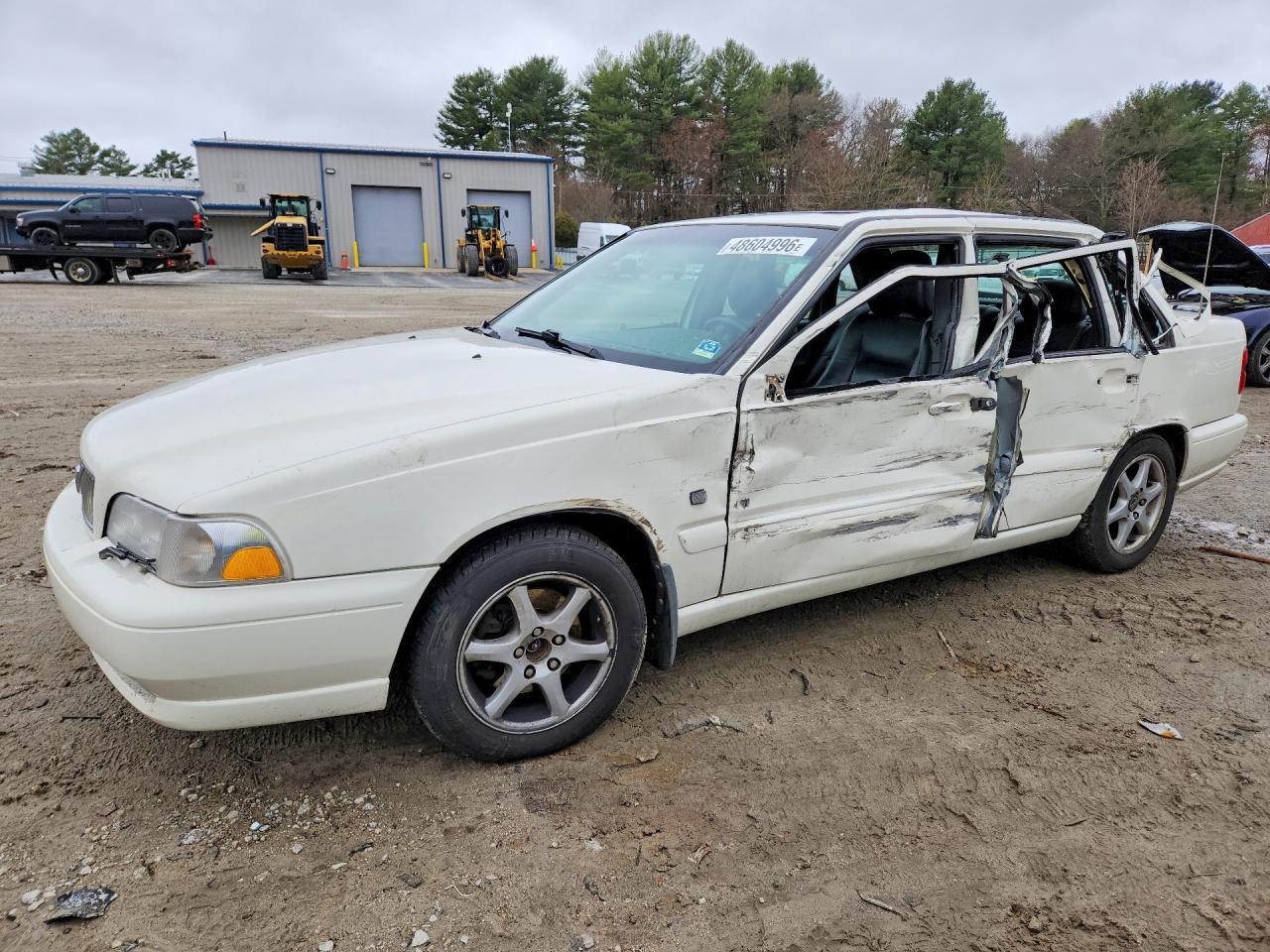 2000 Volvo S70, VIN YV1LS61JXY2636680 — Side