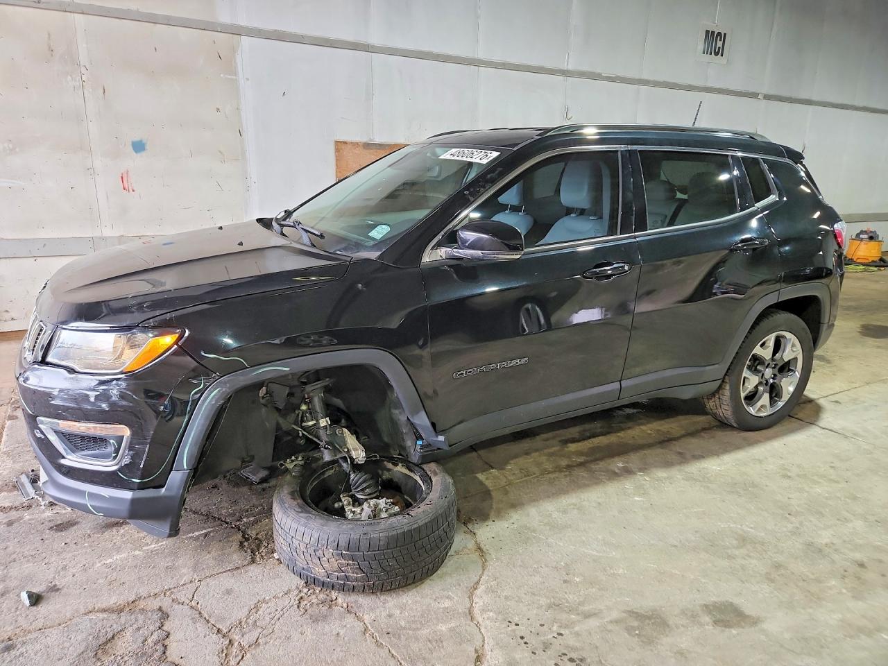 2018 Jeep Compass Limited, VIN 3C4NJDCBXJT470225 — Front end