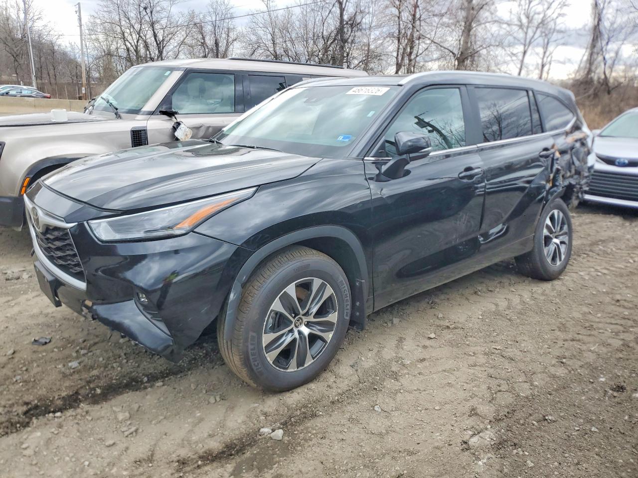 2026 Toyota Highlander XLE, VIN 5TDKDRBH6TS604173 — Rear end