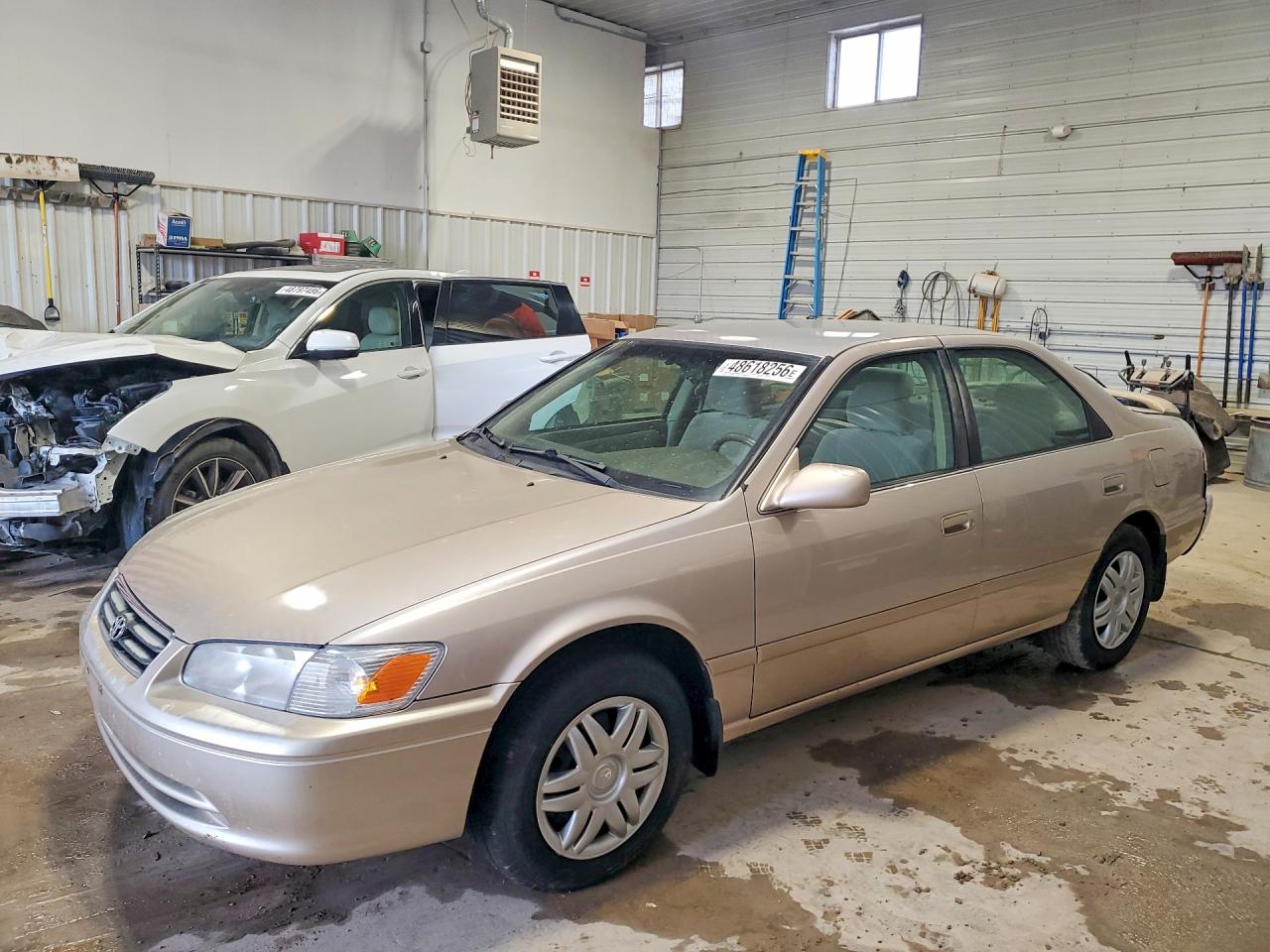2000 Toyota Camry LE, VIN 4T1BG22K4YU971551 — Rear end