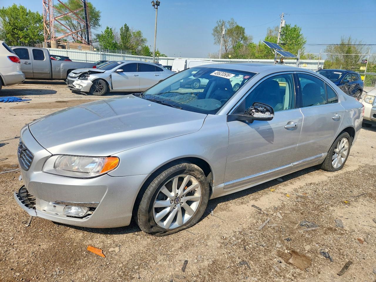 2015 Volvo S80 T5 Drive-E, VIN YV140MAK6F1186150 — Front end