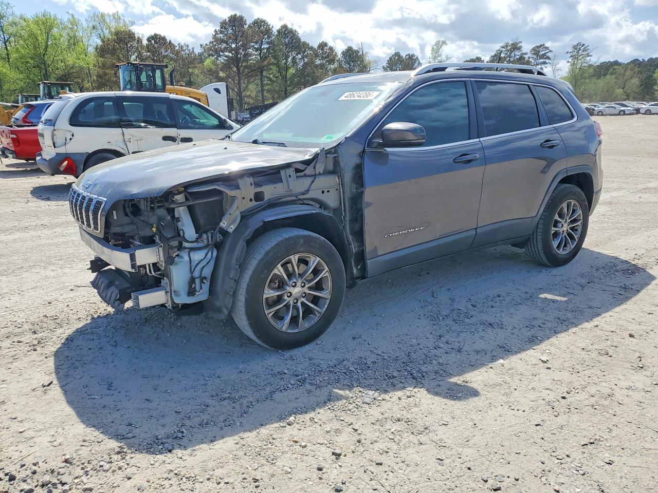 2019 Jeep Cherokee Latitude Plus, VIN 1C4PJMLB7KD329872 — Front end