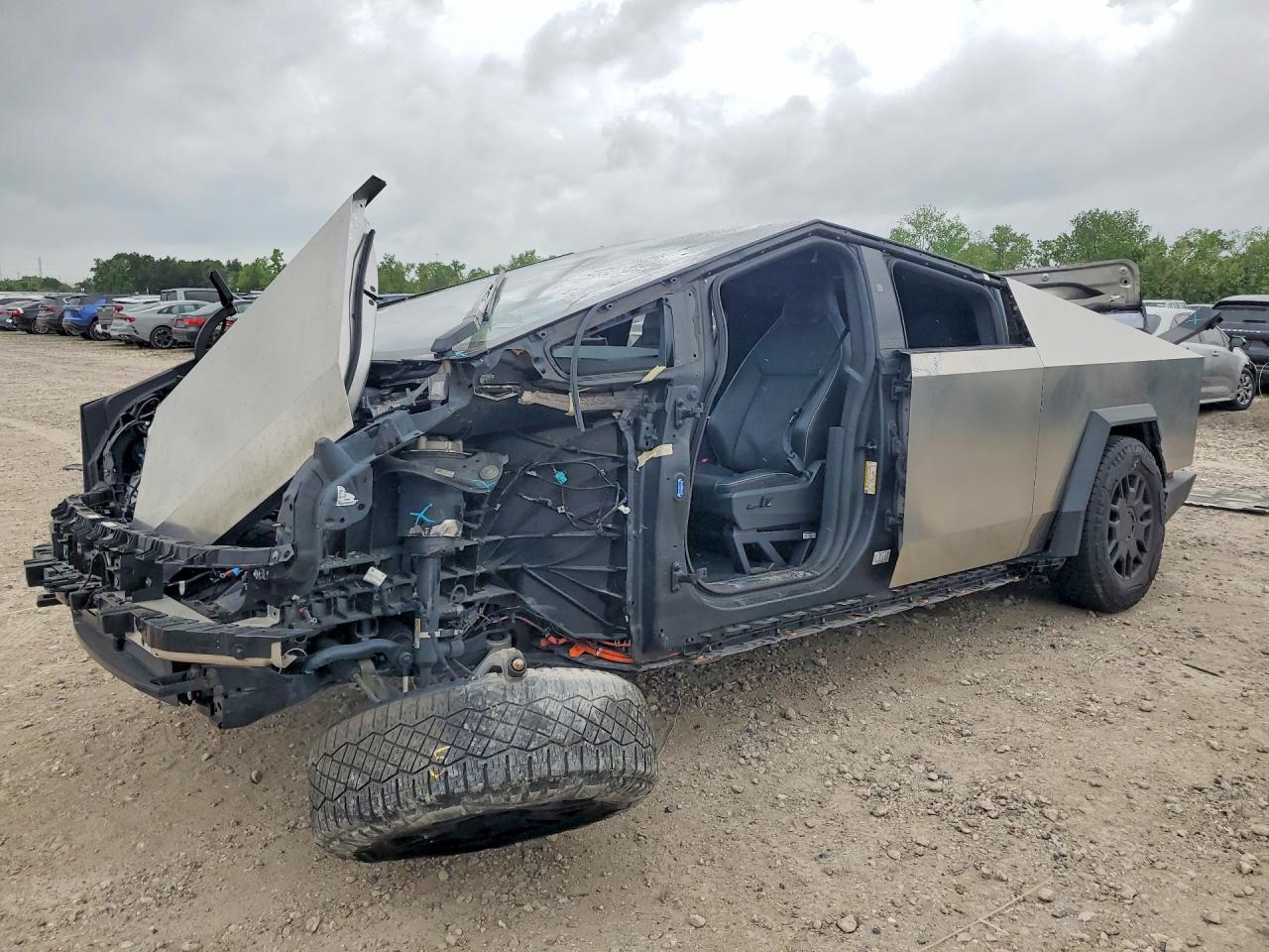 2024 Tesla Cybertruck, VIN 7G2CEHED8RA025861 — Фото с аукциона