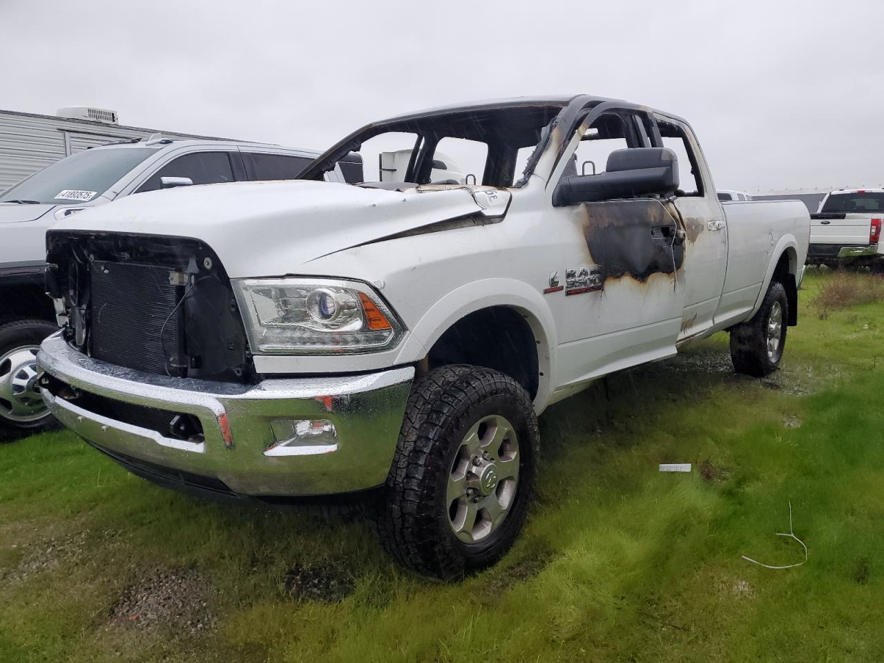 2013 Ram 3500 Laramie, VIN 3C63R3JL4DG559816 — Пожар в салоне