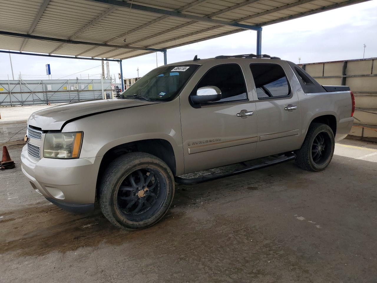 2007 Chevrolet Avalanche LTZ, VIN 3GNFK12327G277358 — Rear end
