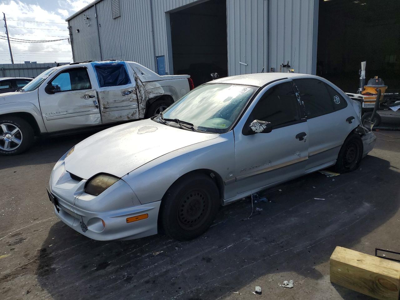 2002 Pontiac Sunfire SE, VIN 1G2JB524327347431 — Зад