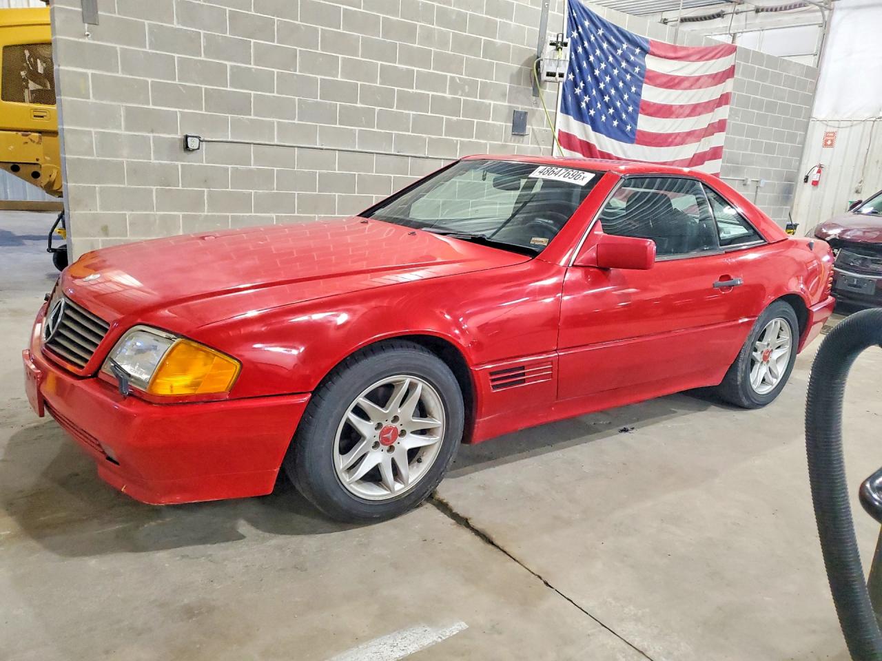 1993 Mercedes-Benz SL 5.0L, VIN WDBFA67E4PF073566 — Side