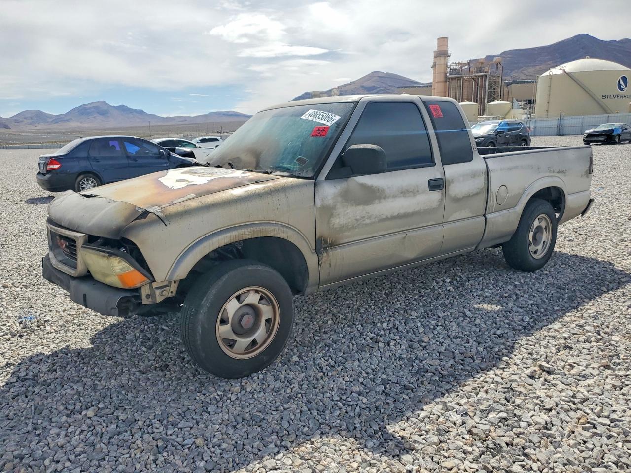 2001 GMC Sonoma SLS 1SG, VIN 1GTCS19WX18228448 — Burn