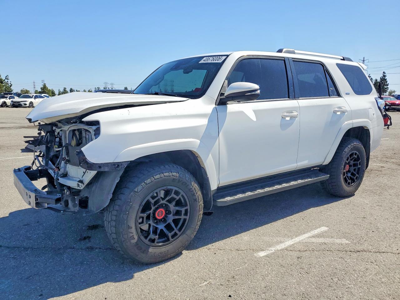 2022 Toyota 4Runner SR5 Premium, VIN JTENU5JR7N6062869 — Front end