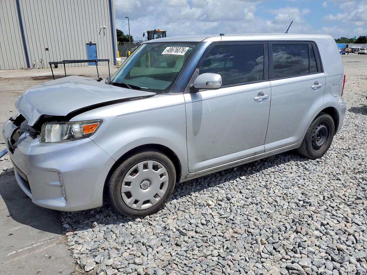 2014 Scion xB, VIN JTLZE4FE6EJ066268 — Front end
