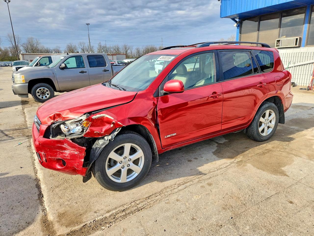 2008 Toyota RAV4 Limited, VIN JTMZD31V386078501 — Front end