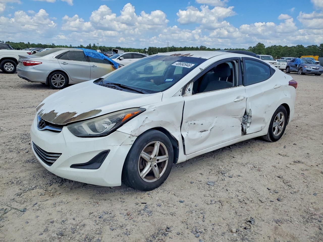 2014 Hyundai Elantra SE, VIN 5NPDH4AE2EH521906 — Side