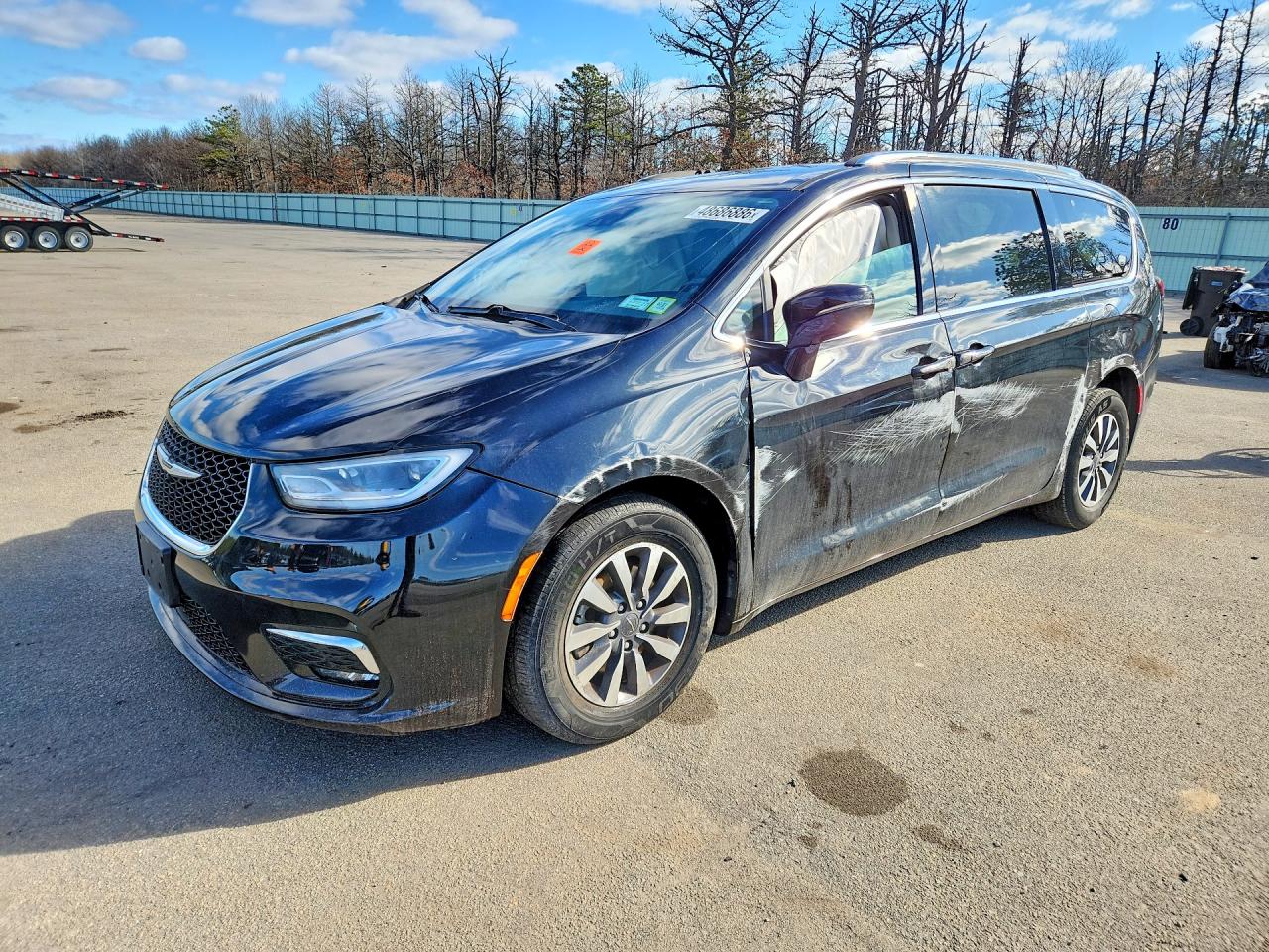 2021 Chrysler Pacifica Touring L, VIN 2C4RC1BG8MR515158 — Front end