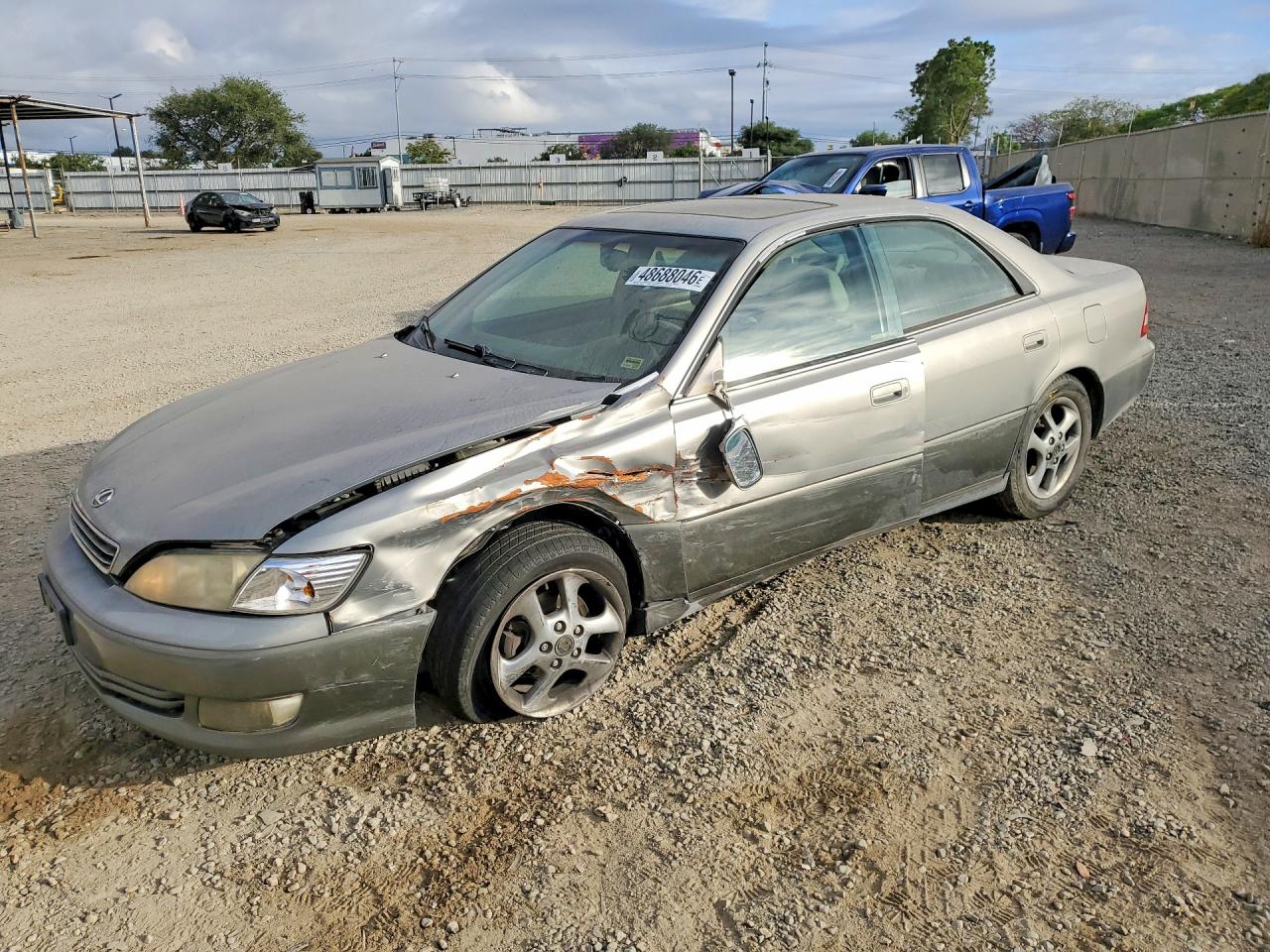 2001 Lexus ES 300, VIN JT8BF28G815107157 — Перед