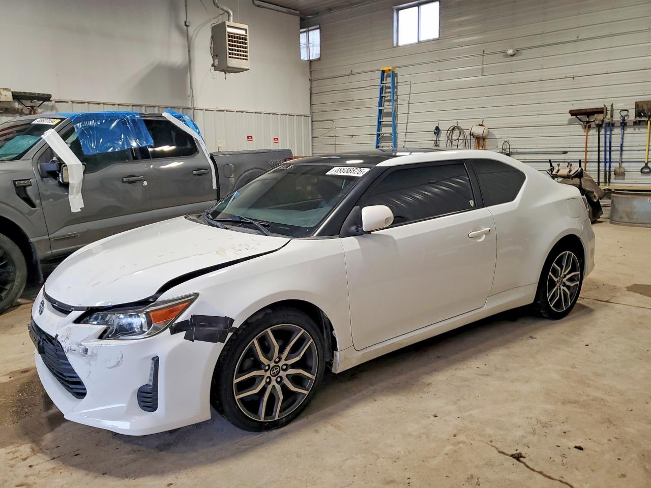 2014 Scion tC, VIN JTKJF5C75E3076126 — Front end