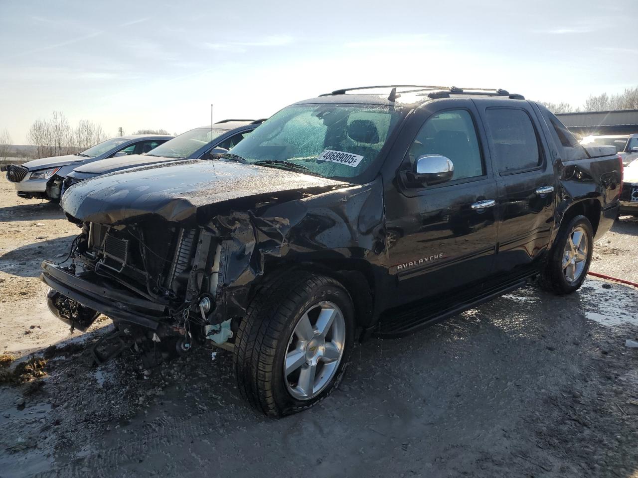2013 Chevrolet Avalanche LT, VIN 3GNTKFE76DG249346 — Front end