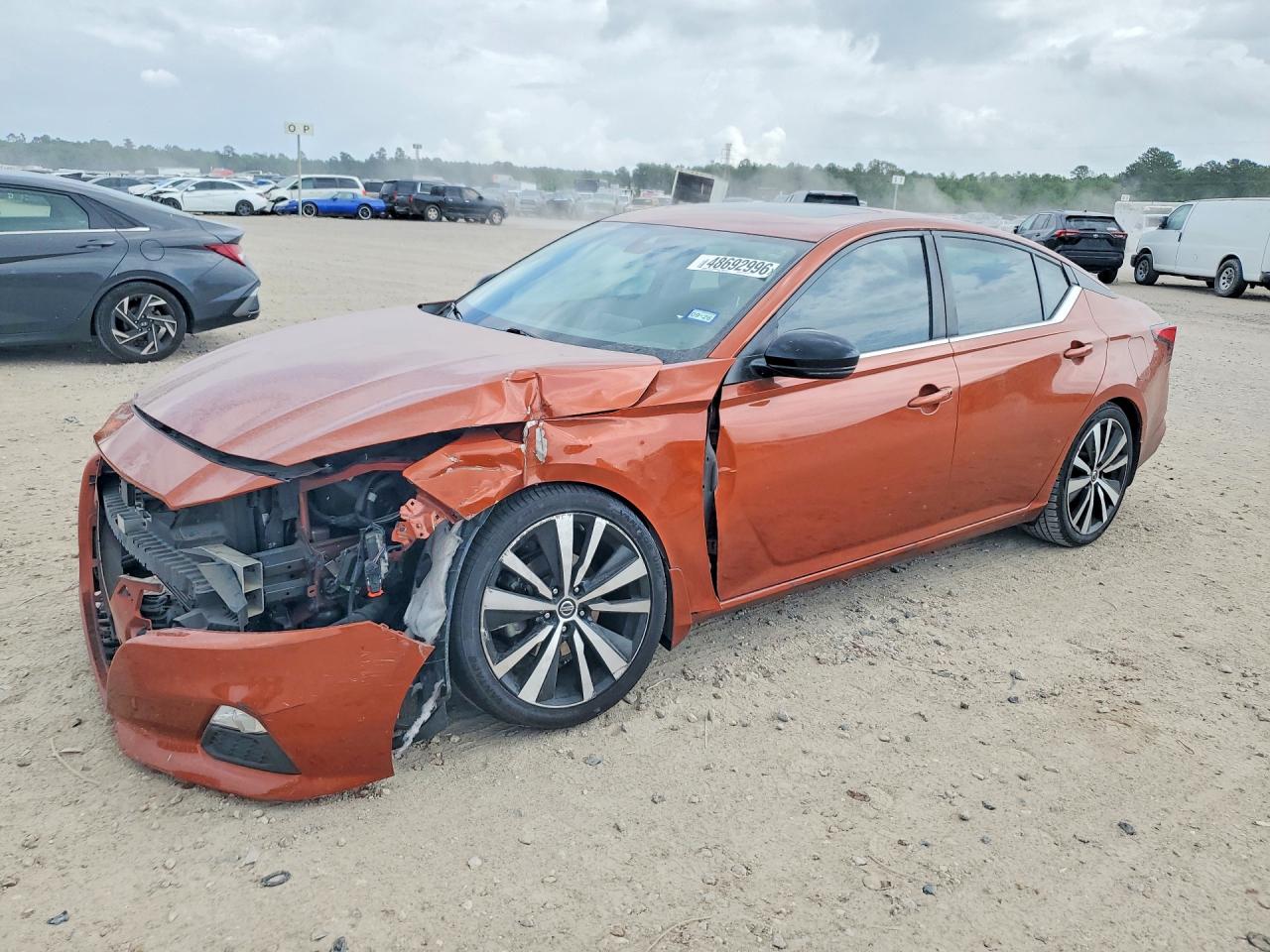 2021 Nissan Altima SR, VIN 1N4AL4CV5MN302117 — Front end