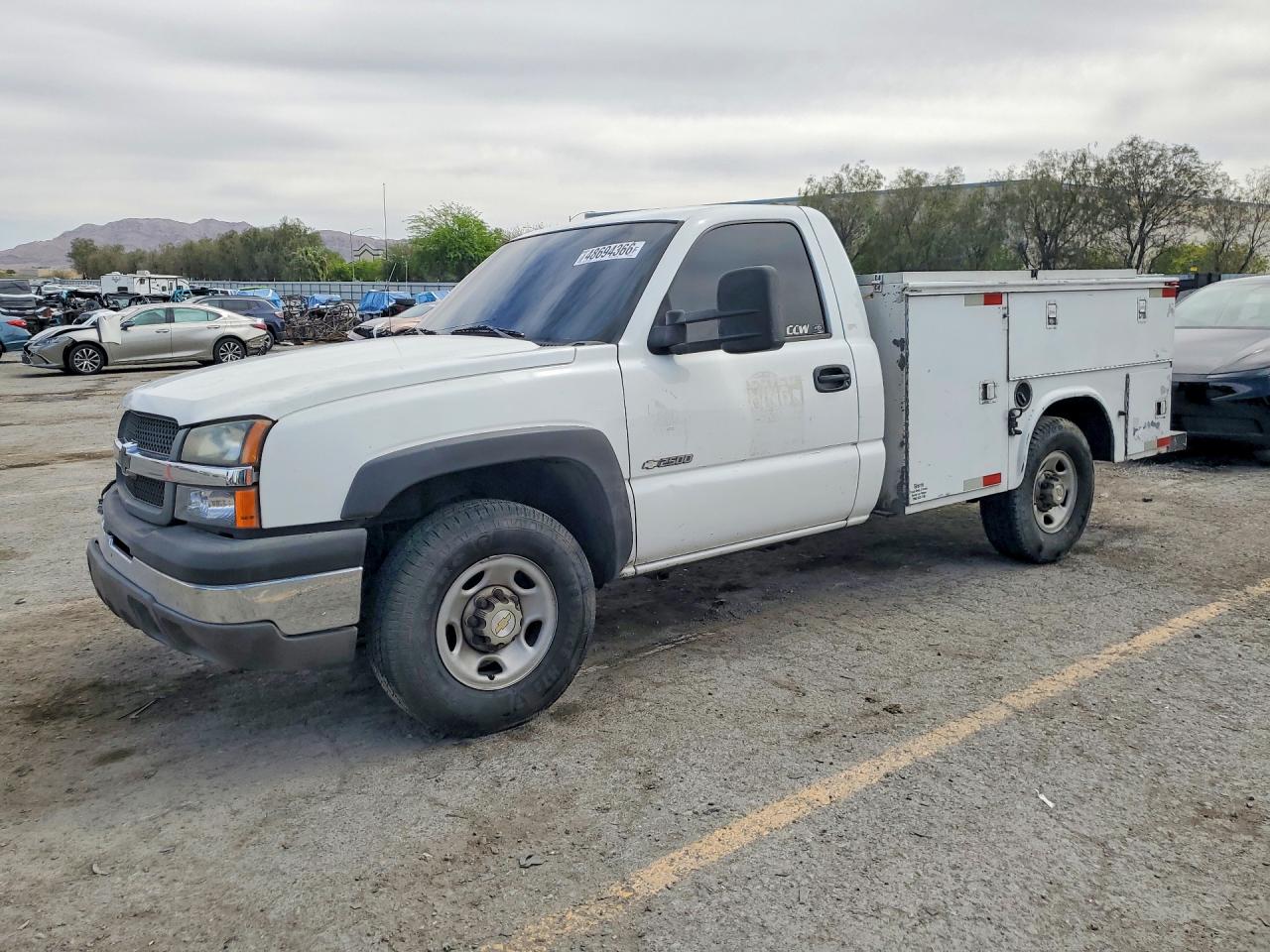 2003 Chevrolet Silverado 2500 Work Truck, VIN 1GCGC24U33Z229920 — Front end
