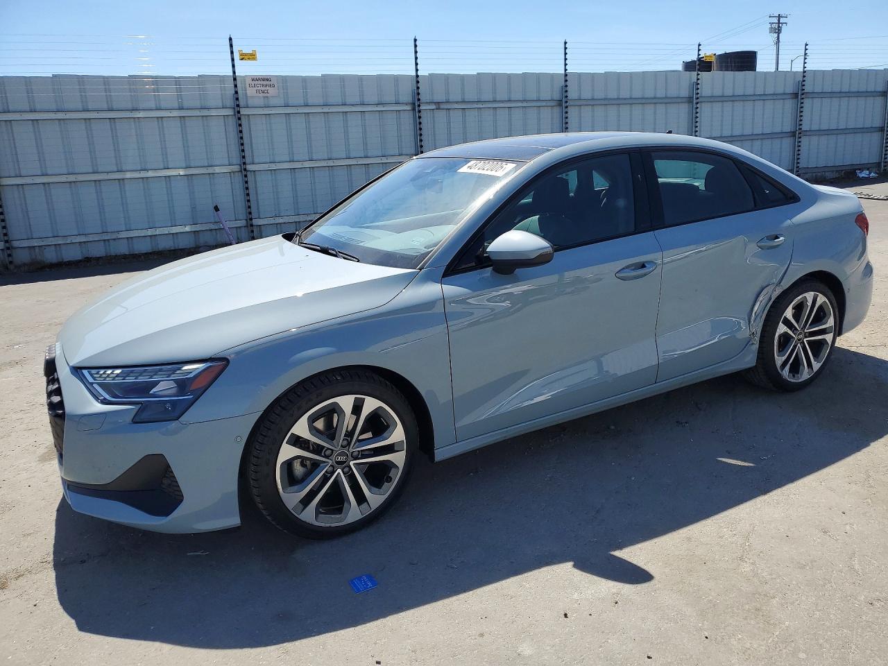 2025 Audi A3 Premium Plus, VIN WAUHUDGY4SA055572 — Бок