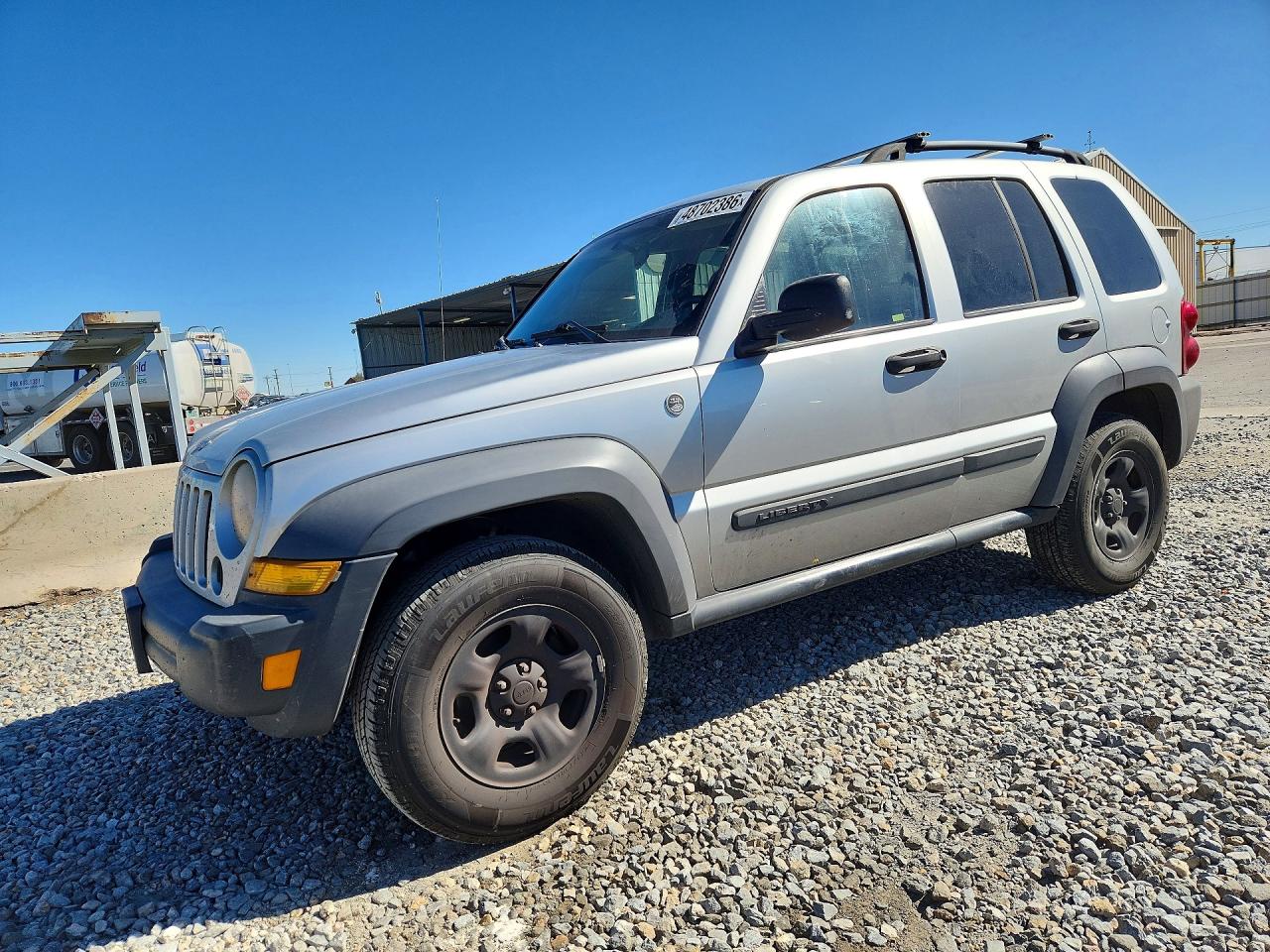 2007 Jeep Liberty Sport, VIN 1J4GL48KX7W603011 — Бок
