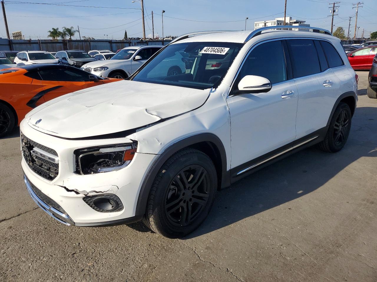 2020 Mercedes-Benz GLB 250, VIN WDC4M4HB3LW011363 — Front end
