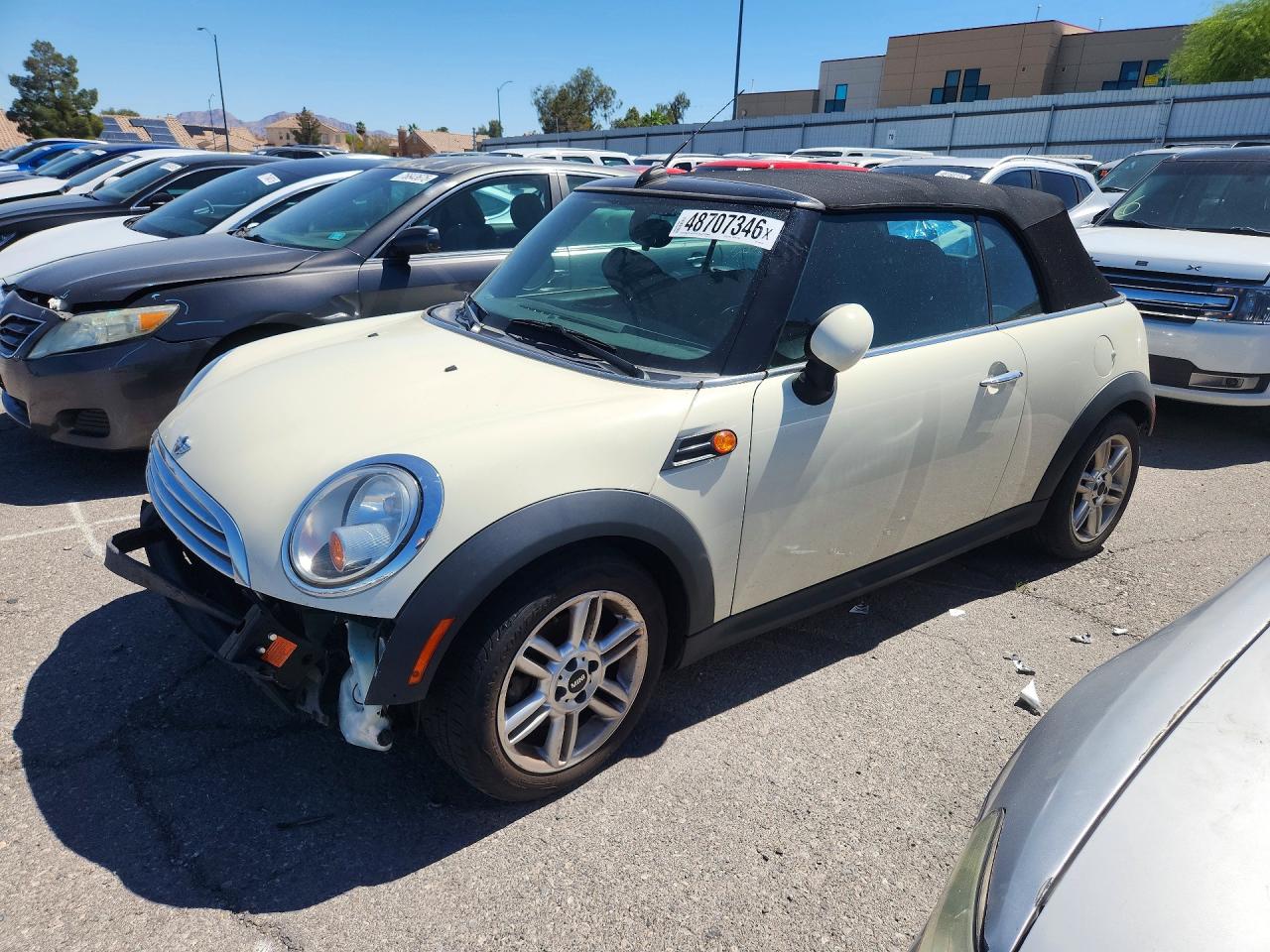 2011 MINI Convertible, VIN WMWZN3C50BT265131 — Перед