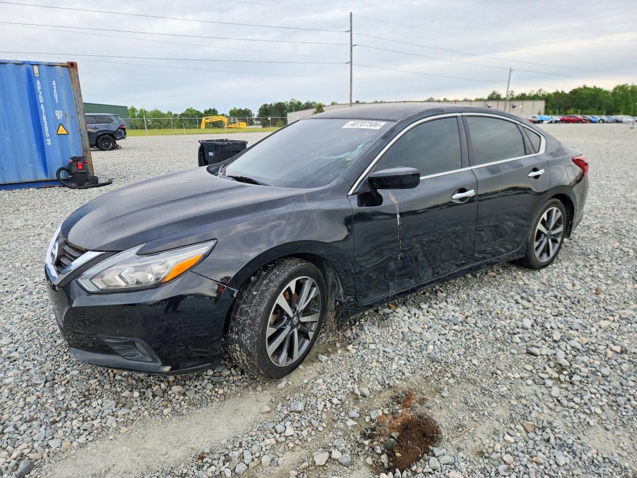 2017 Nissan Altima SV, VIN 1N4AL3AP3HC471326 — Вандализм