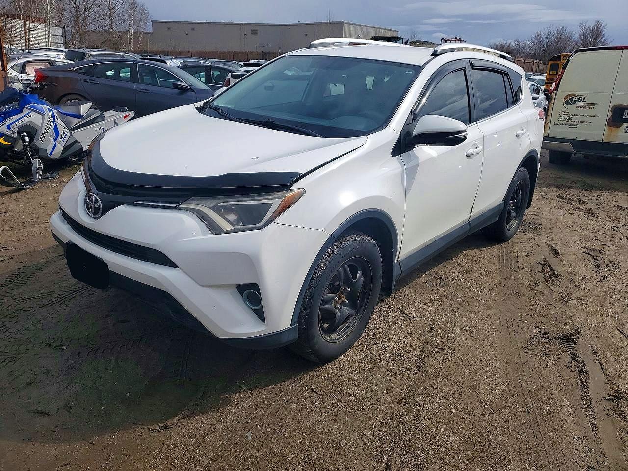2016 Toyota RAV4 LE, VIN 2T3BFREV6GW419296 — Front end