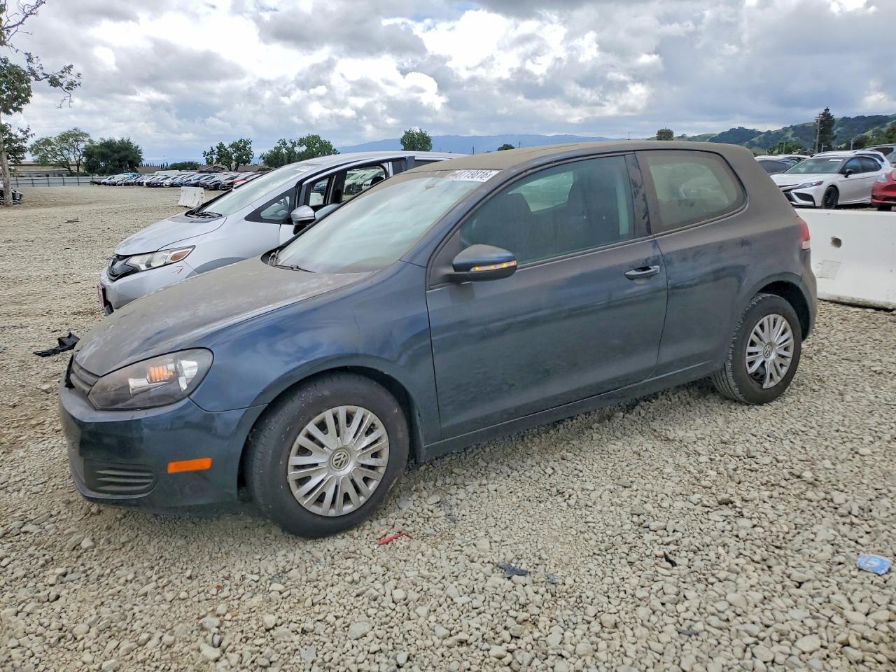 2010 Volkswagen Golf, VIN WVWBB7AJ9AW263900 — Мелкие вмятины и царапины