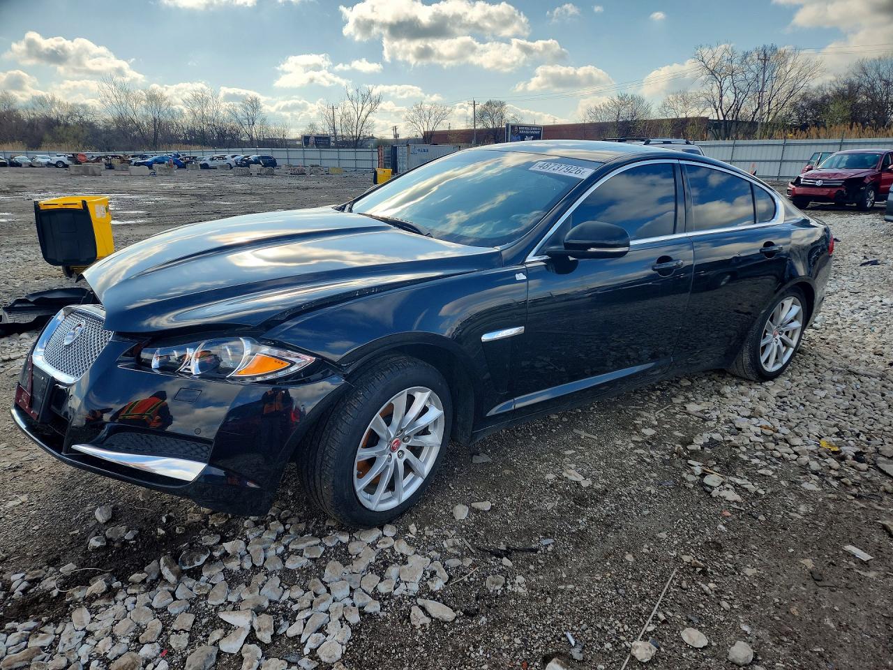 2015 Jaguar XF T Premium, VIN SAJWA0FS4FPU47254 — Front end