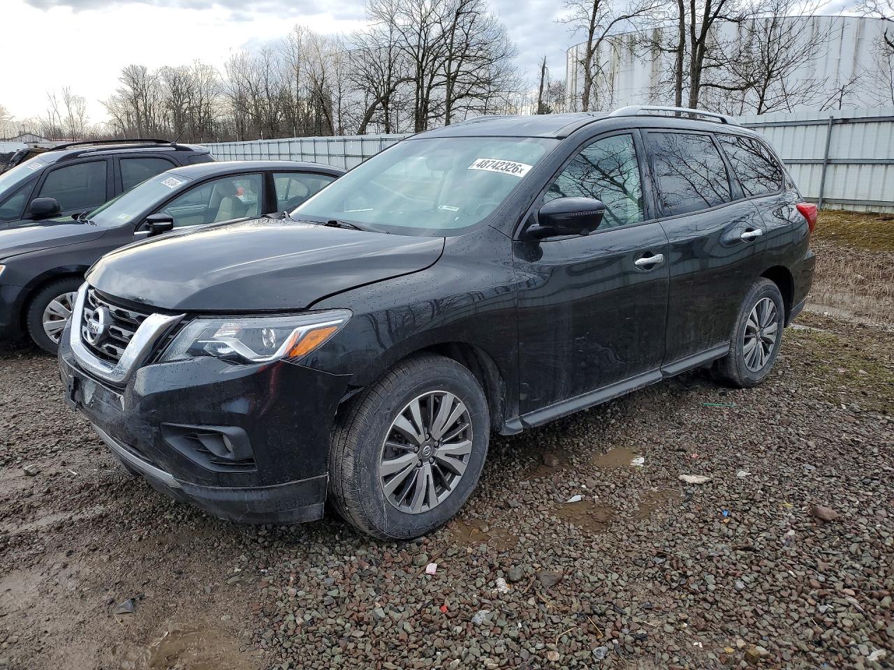 2019 Nissan Pathfinder S, VIN 5N1DR2MM3KC645724 — Перед