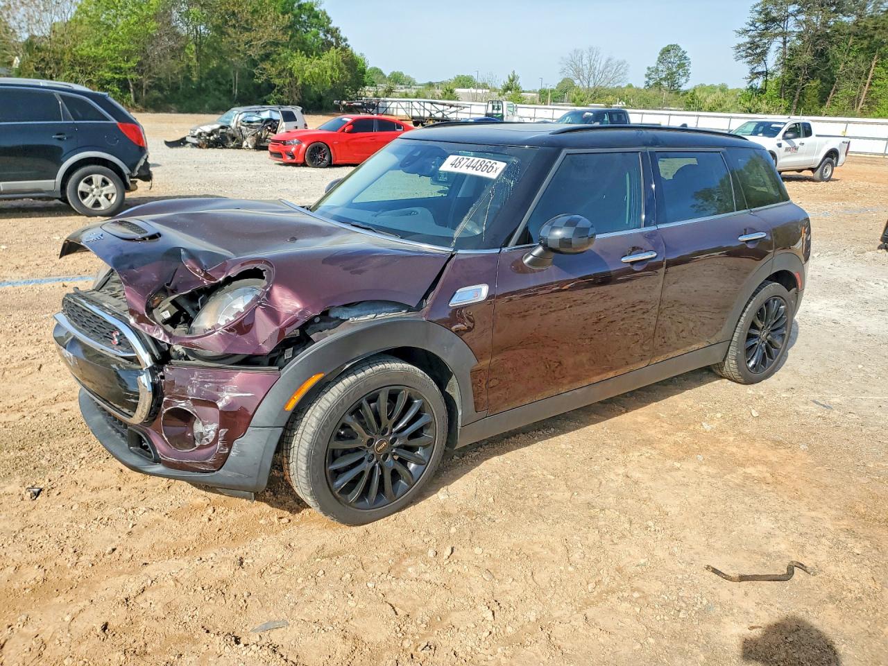 2019 MINI Clubman Cooper S, VIN WMWLN9C50K2E51690 — Перед