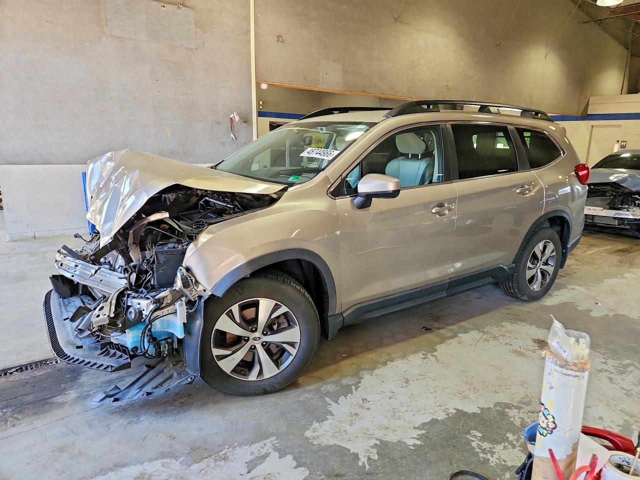 2020 Subaru Ascent Premium, VIN 4S4WMAFD8L3448449 — Front end