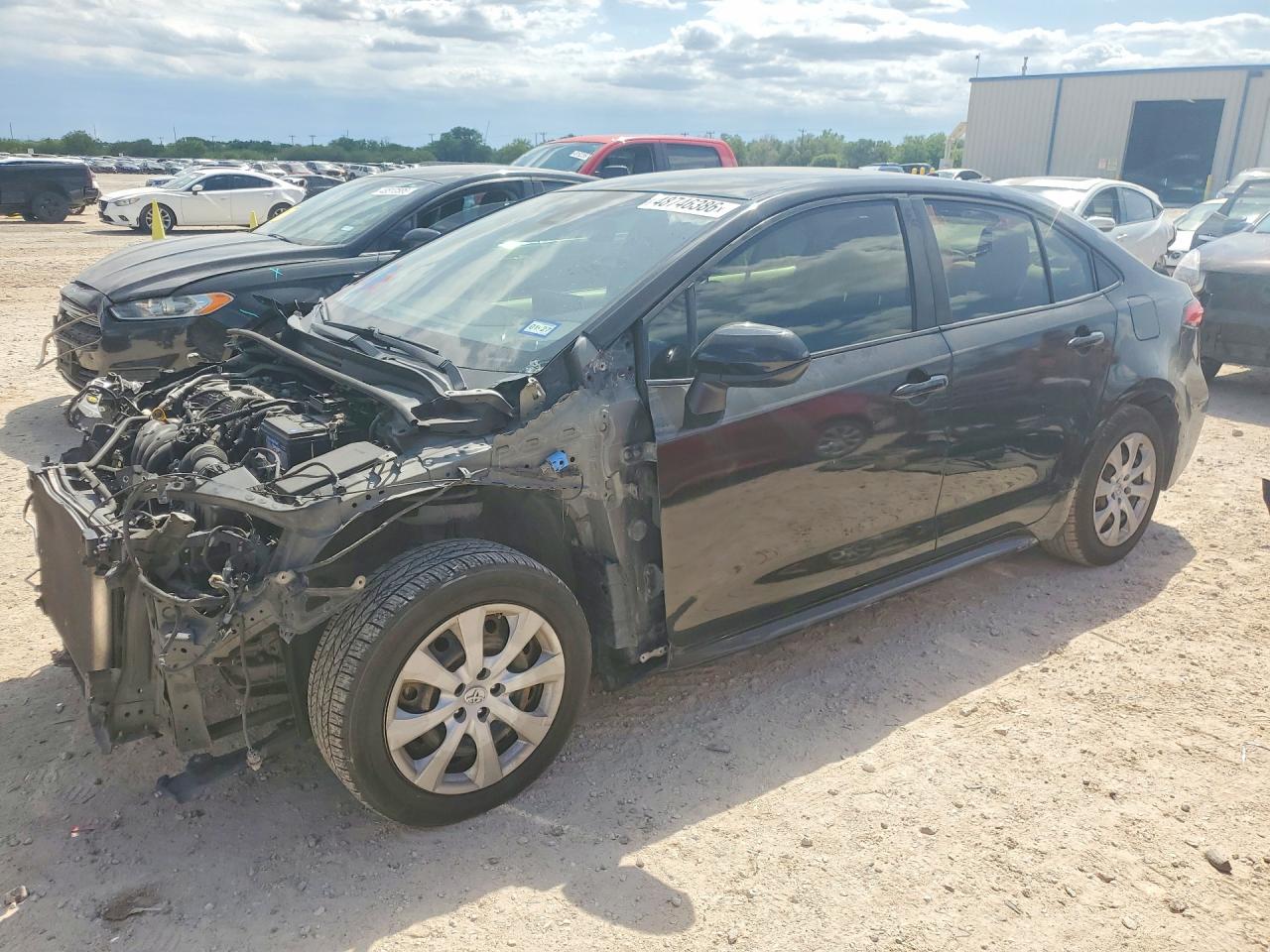 2021 Toyota Corolla LE, VIN JTDEPMAE1MJ125088 — Front end