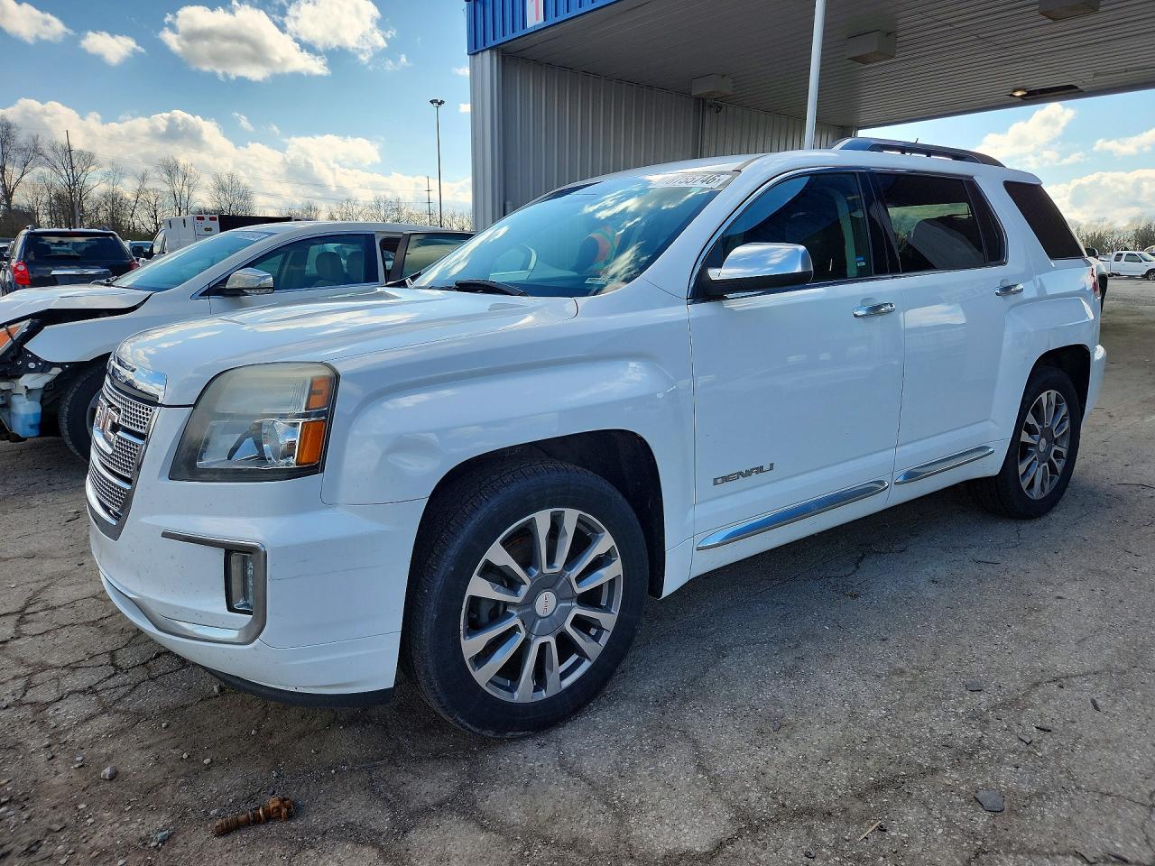 2016 GMC Terrain Denali, VIN 2GKFLVE3XG6203260 — Rear end