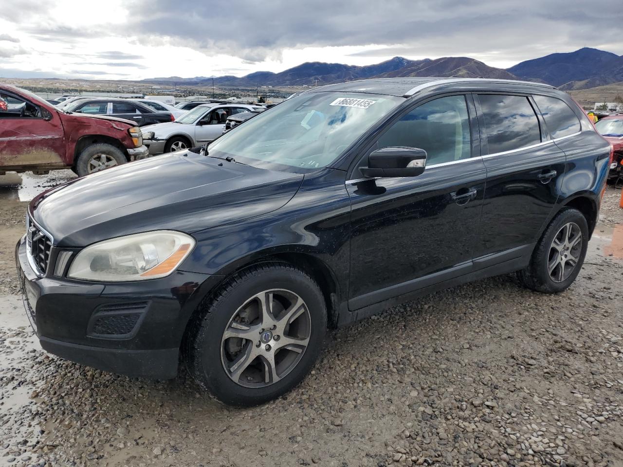 2011 Volvo XC60 3.0T, VIN YV4902DZ7B2212362 — Rear end