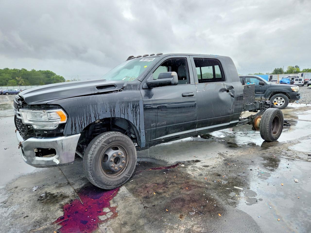 2024 Ram 3500 Laramie, VIN 3C63RRML9RG190683 — Minor dents and scratches